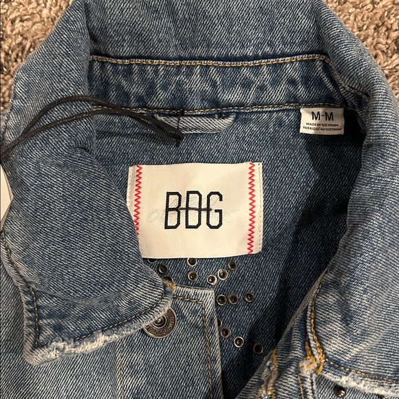 Urban Outfitters BDG Studded Relaxed Fit Denim Trucker Jacket Medium UNISEX - Picture 4 of 7